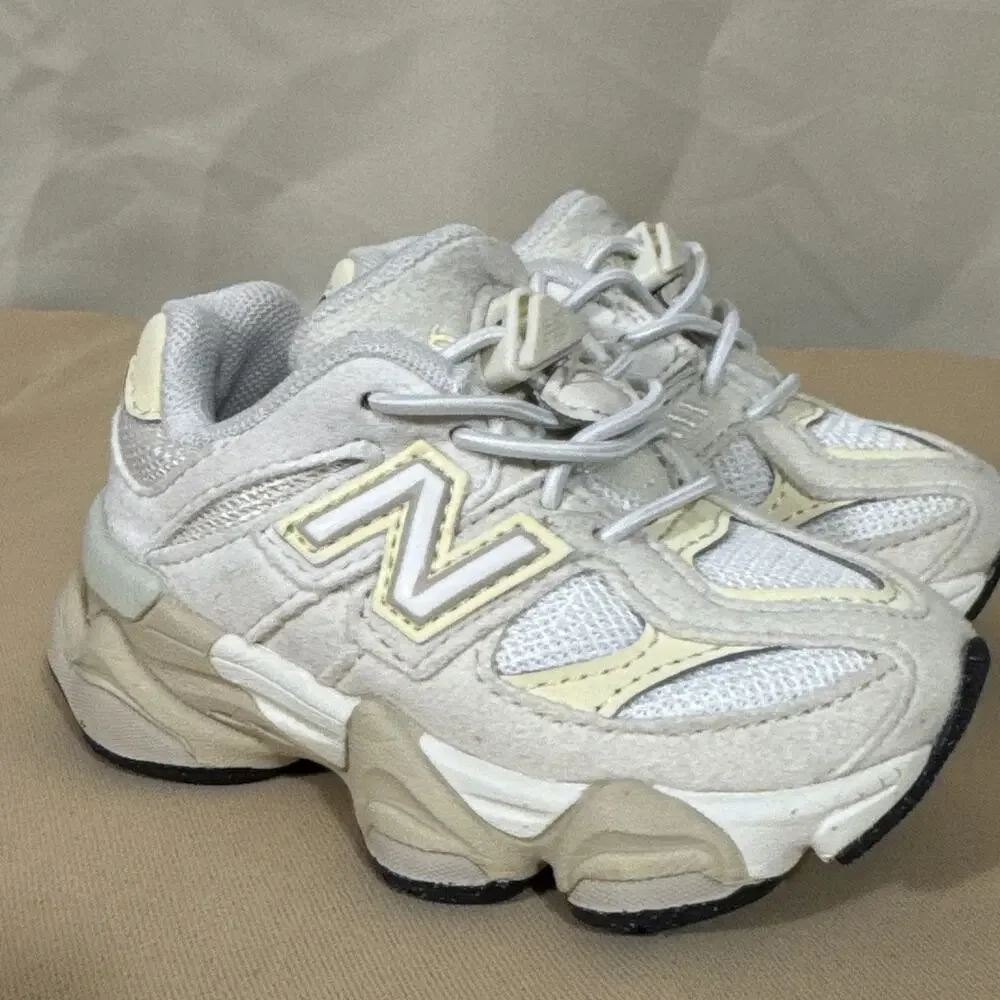 New Balance 9060 Infant Toddler Size 5 IV9060EK White Beige Sneakers Retro
